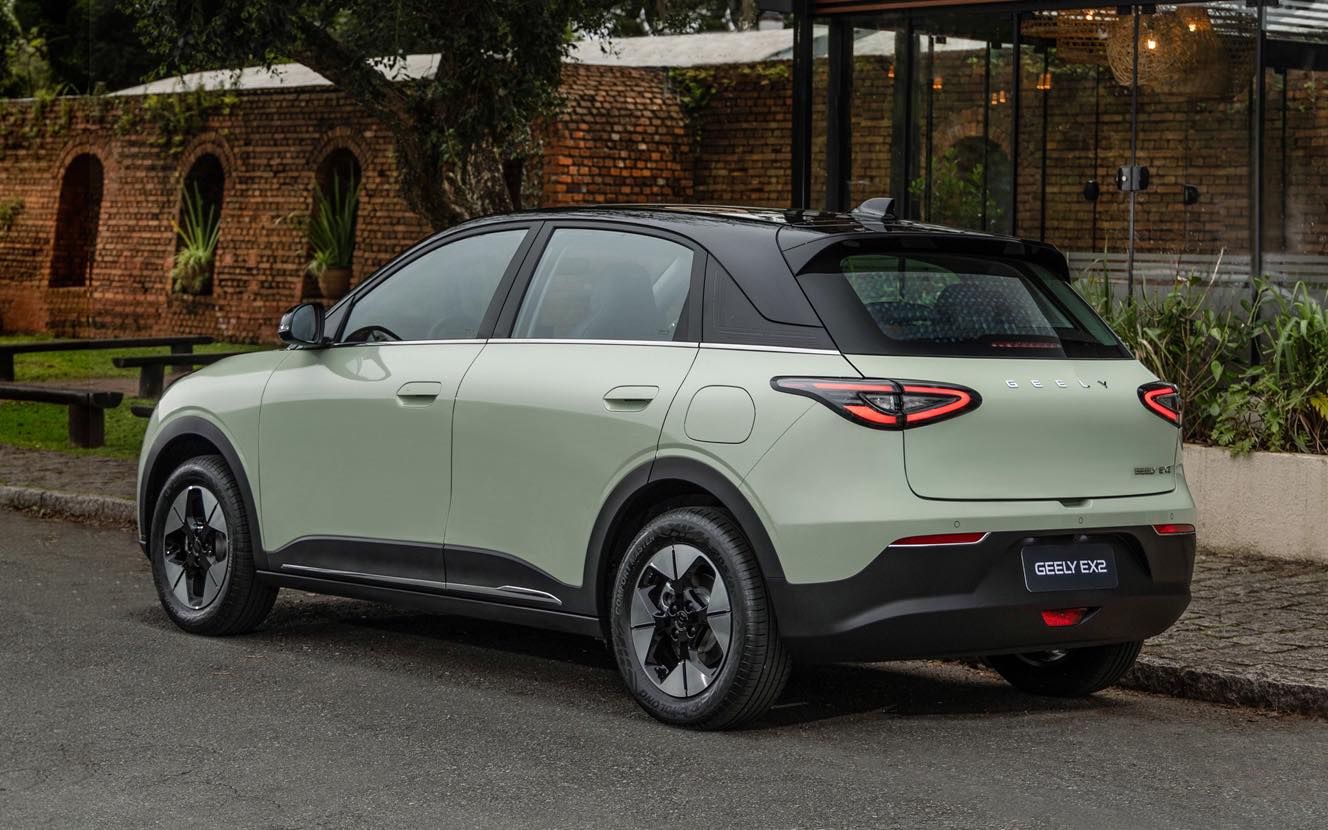 Th&acirc;n xe Geely EX2 2026
