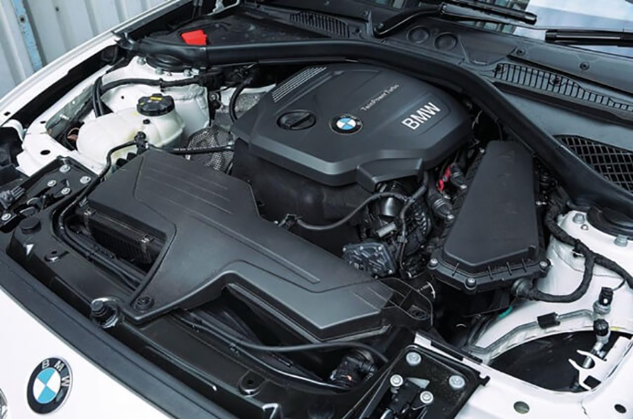 Động cơ xe BMW 118i 2021