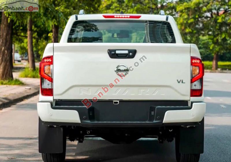 Hình ảnh phía sau đuôi xe Nissan Navara 2022