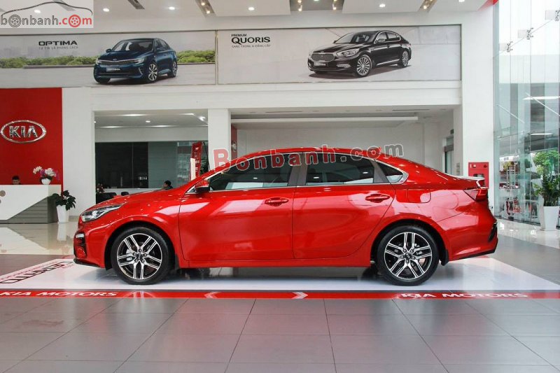 Phần hông xe Kia Cerato 2021