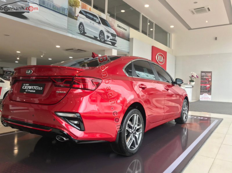 Phía đuôi xe Kia Cerato 2021