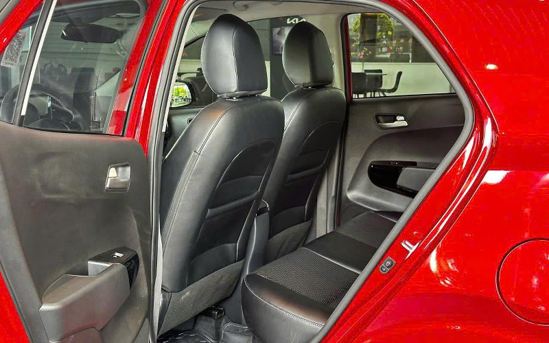 Khoang hành khách Kia New Morning 2025