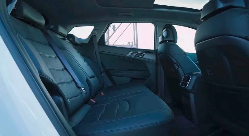 Khoang h&agrave;nh kh&aacute;ch Kia Sportage 2026 