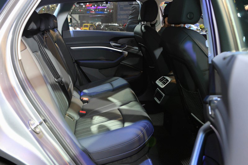 Hàng ghế sau Audi E-Tron 2024