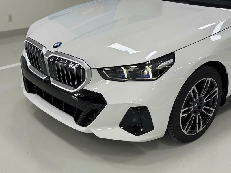 Đầu xe BMW 5 Series 2026