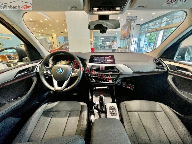 Cabin lái BMW X3 2023