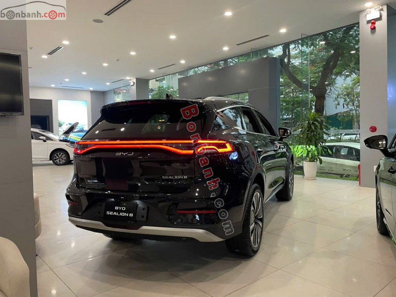 Đuôi xe BYD Sealion 8 2025