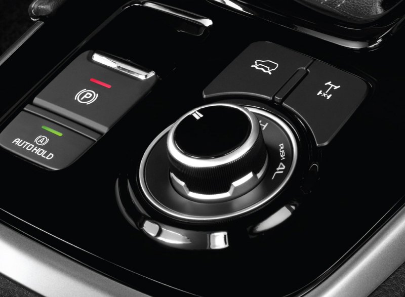 Cần số trên Isuzu Mux 2025