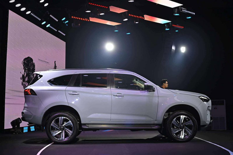 Thân xe Isuzu MUX 2025