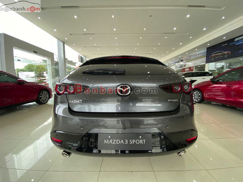 Đuôi xe Mazda 3 Sport 2024