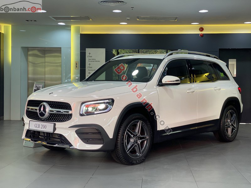 Mercedes Benz GLB 200 AMG 2024