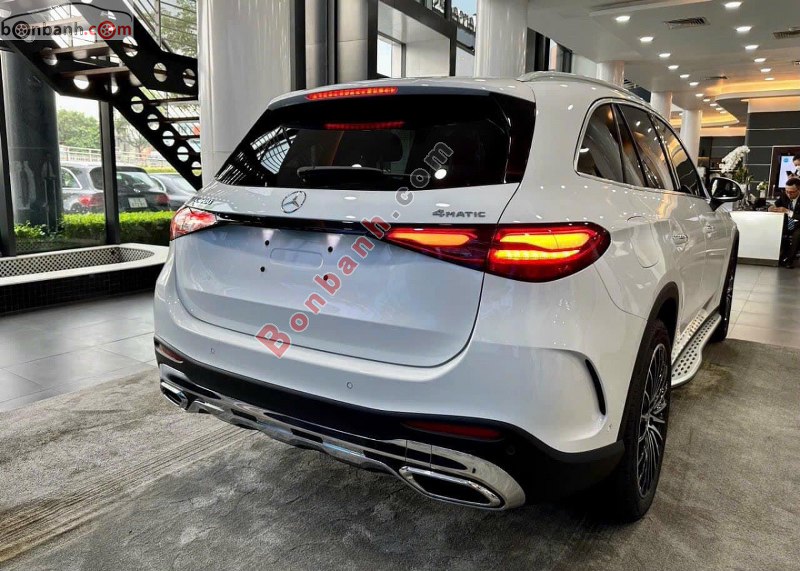 Đuôi xe Mercedes-Benz GLC 2025