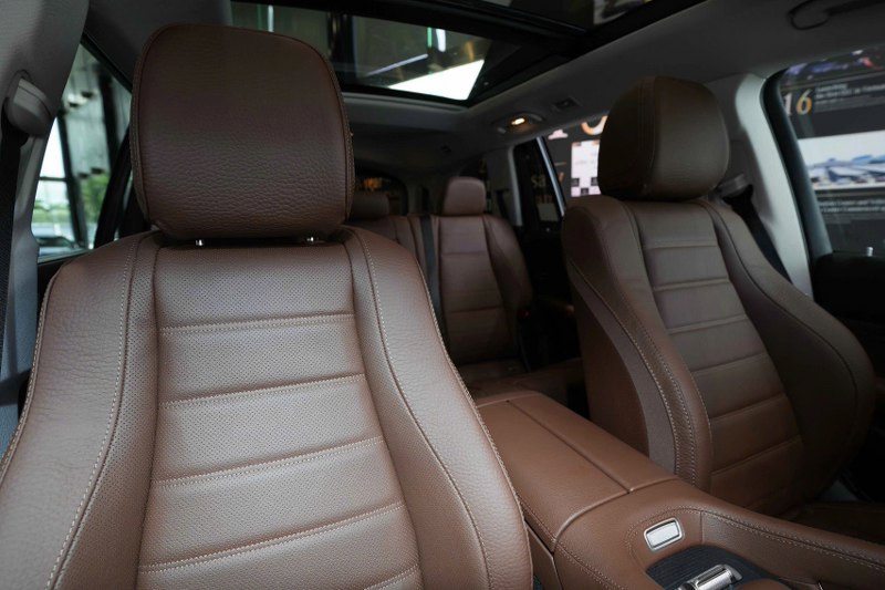 Khoang hành khách Mercedes GLS 2025