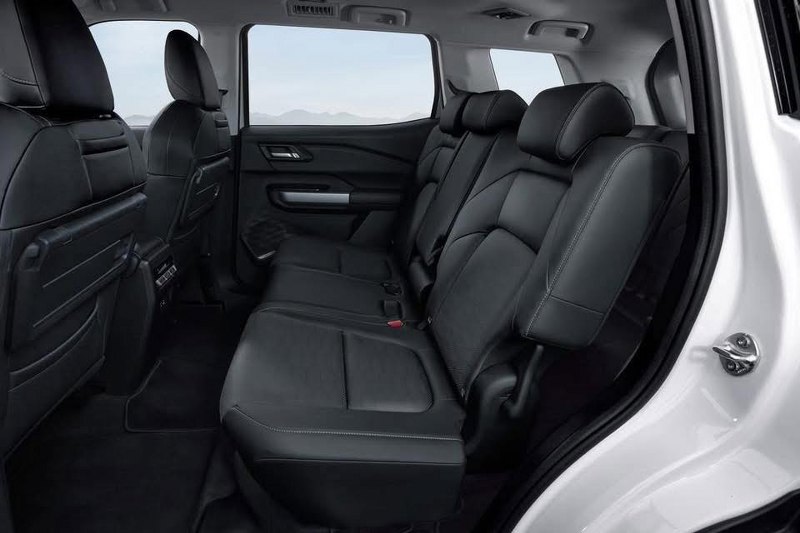 Khoang hành khách Mitsubishi Destinator 2025