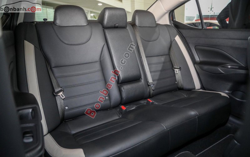 Hàng ghế sau của Nissan Almera 2023