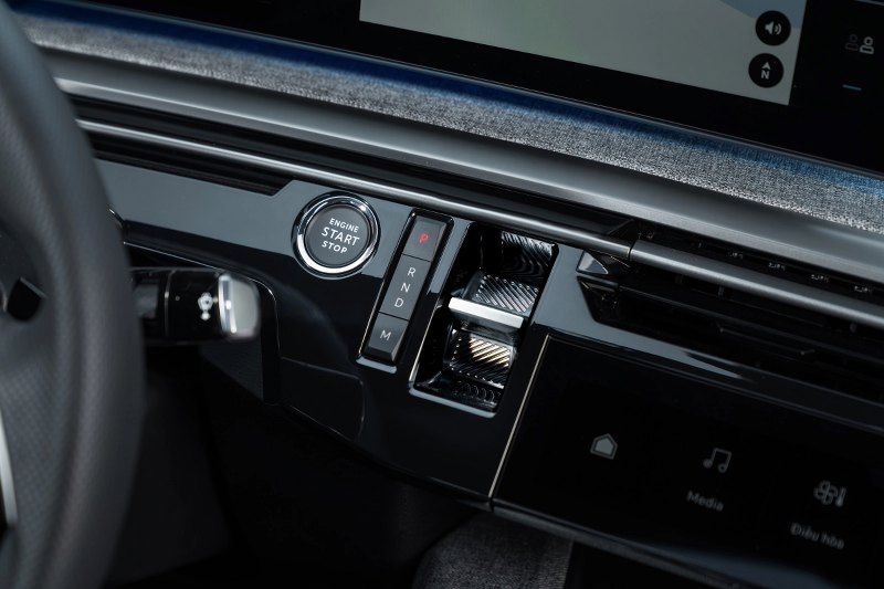 Nút chuyển số Peugeot 3008 2026