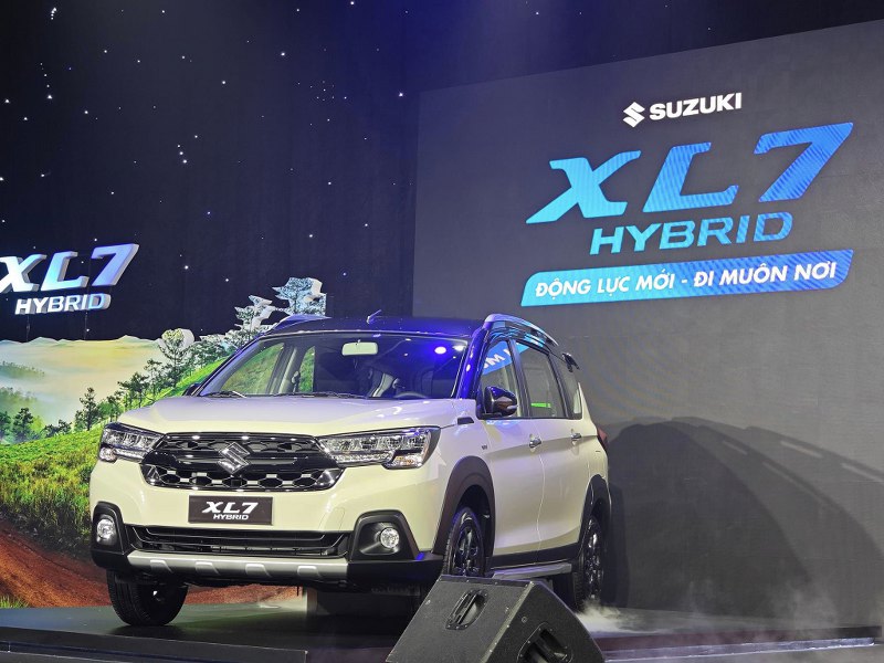 Suzuki XL7 Hybrid 2024