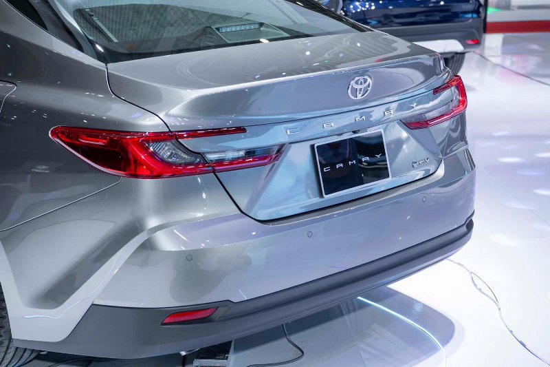 Đuôi xe Toyota Camry 2025