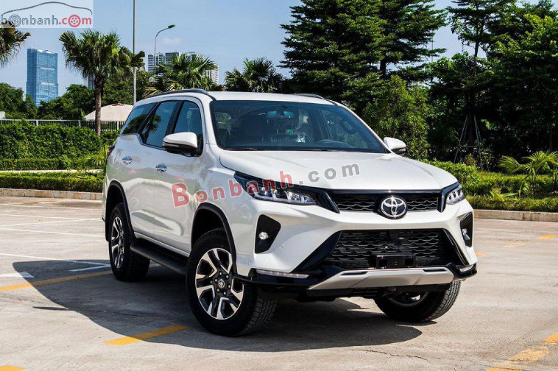 Giá lăn bánh xe Toyota Fortuner tháng 6/2023 kèm Đánh giá chi tiết xe
