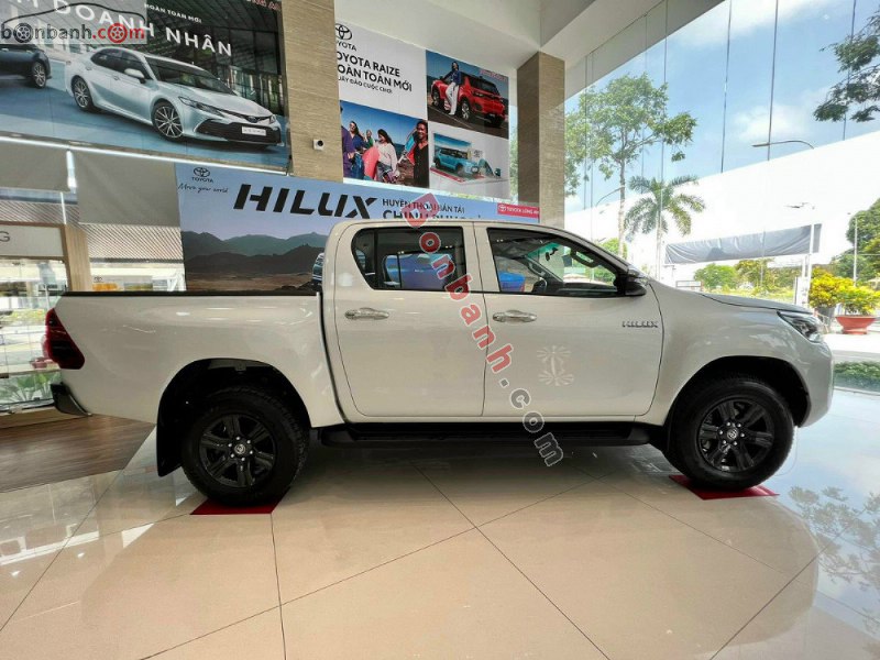 Thân xe Toyota Hilux 2023