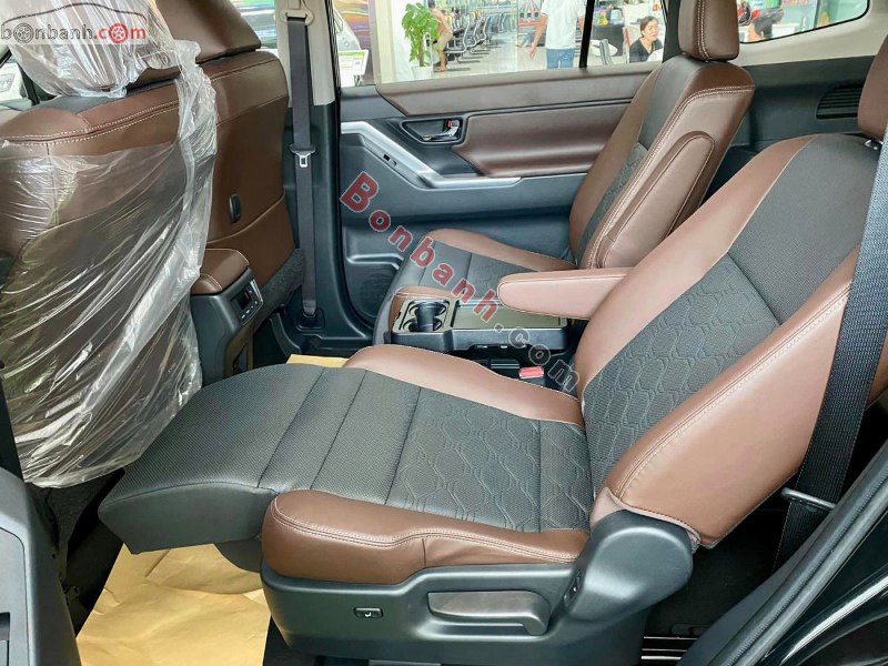 Ghế ngồi trên Toyota Innova Cross 2023