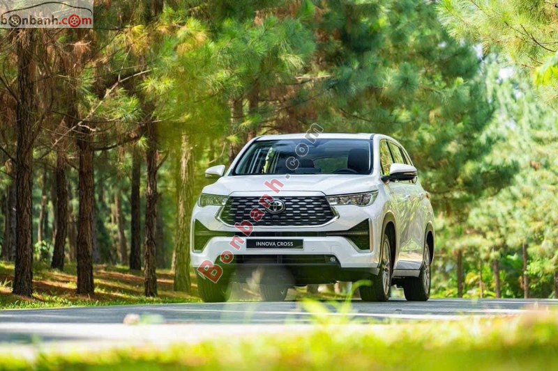 Giá xe Toyota Innova đã qua sử dụng tháng 3/2024