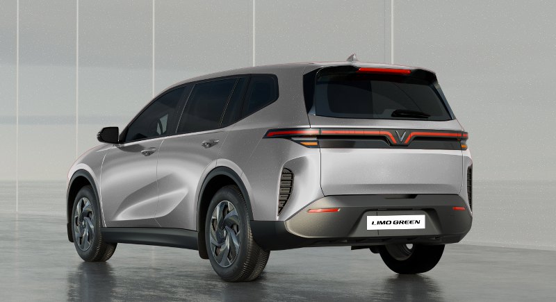 Đuôi xe Vinfast Limo Green 2025