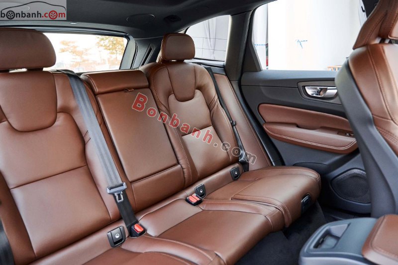 Khoang hành khách Volvo XC60 2025