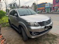 Bán xe Toyota Fortuner 2016 2.7V 4X2 AT giá 556 Triệu - TP HCM