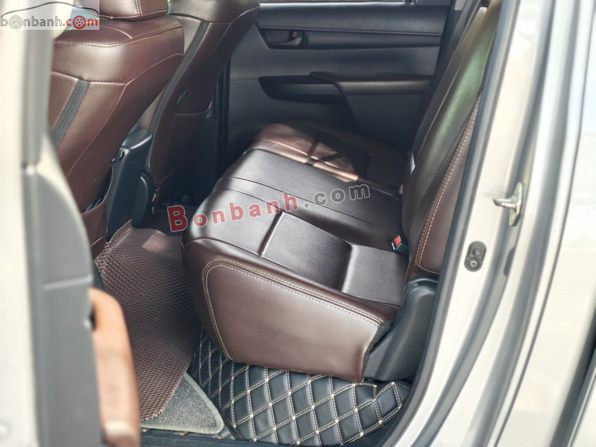 Toyota Hilux 2.4E 4x2 AT 2020 - 530 Triệu 10