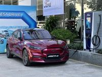 Bán xe Ford Mustang Mach-E Premium AWD 2025 giá 1 Tỷ 699 Triệu - TP HCM