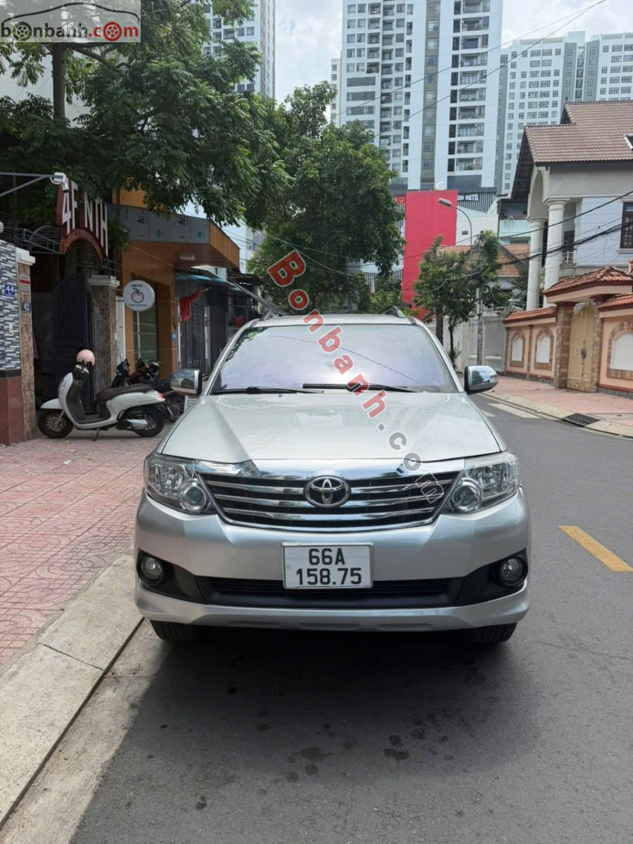 Toyota Fortuner 2.7V 4x2 AT 2013 - 330 Triệu