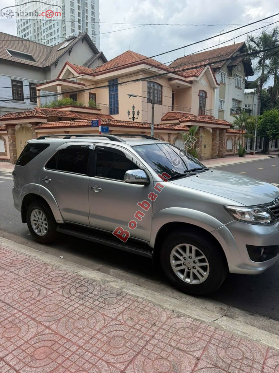 Toyota Fortuner 2.7V 4x2 AT 2013 - 330 Triệu 2