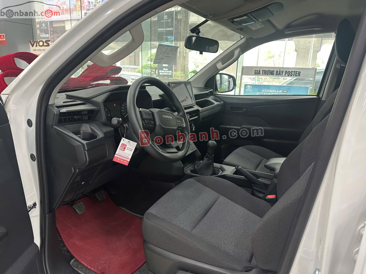 Toyota Hilux Standard 2.8L 4x2 MT 2026 - 595 Triệu 4