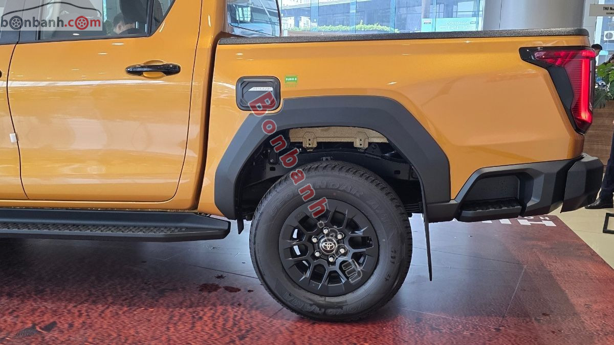 Toyota Hilux Pro 2.8L 4x2 AT 2026 - 695 Triệu 3