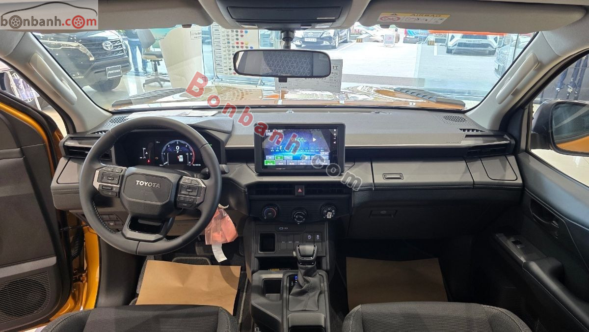 Toyota Hilux Pro 2.8L 4x2 AT 2026 - 695 Triệu 5