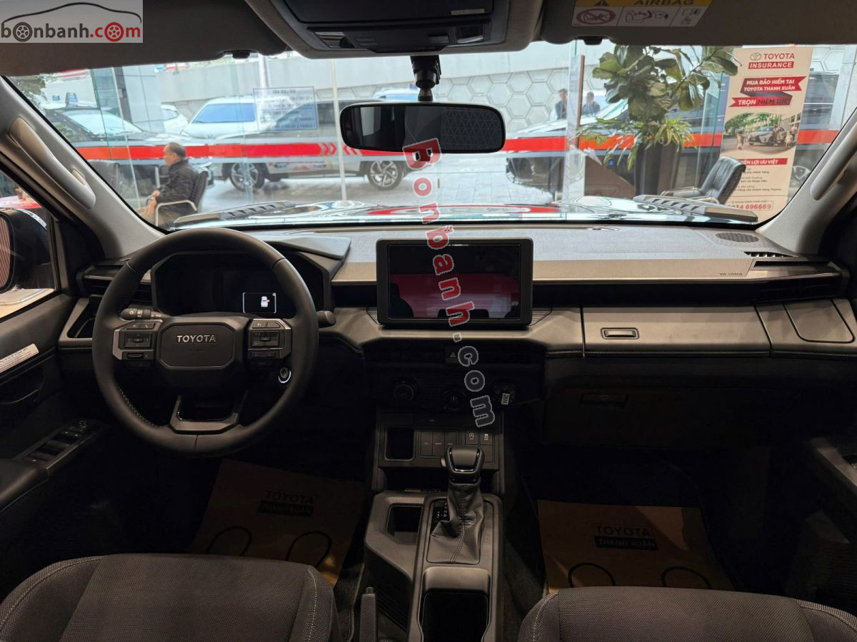 Toyota Hilux Pro 2.8L 4x2 AT 2026 - 676 Triệu 5