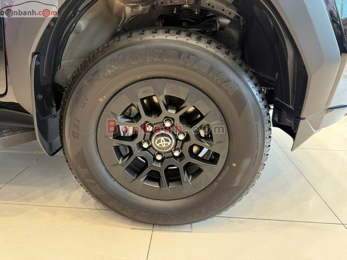 Toyota Hilux Pro 2.8L 4x2 AT 2026 - 676 Triệu 7