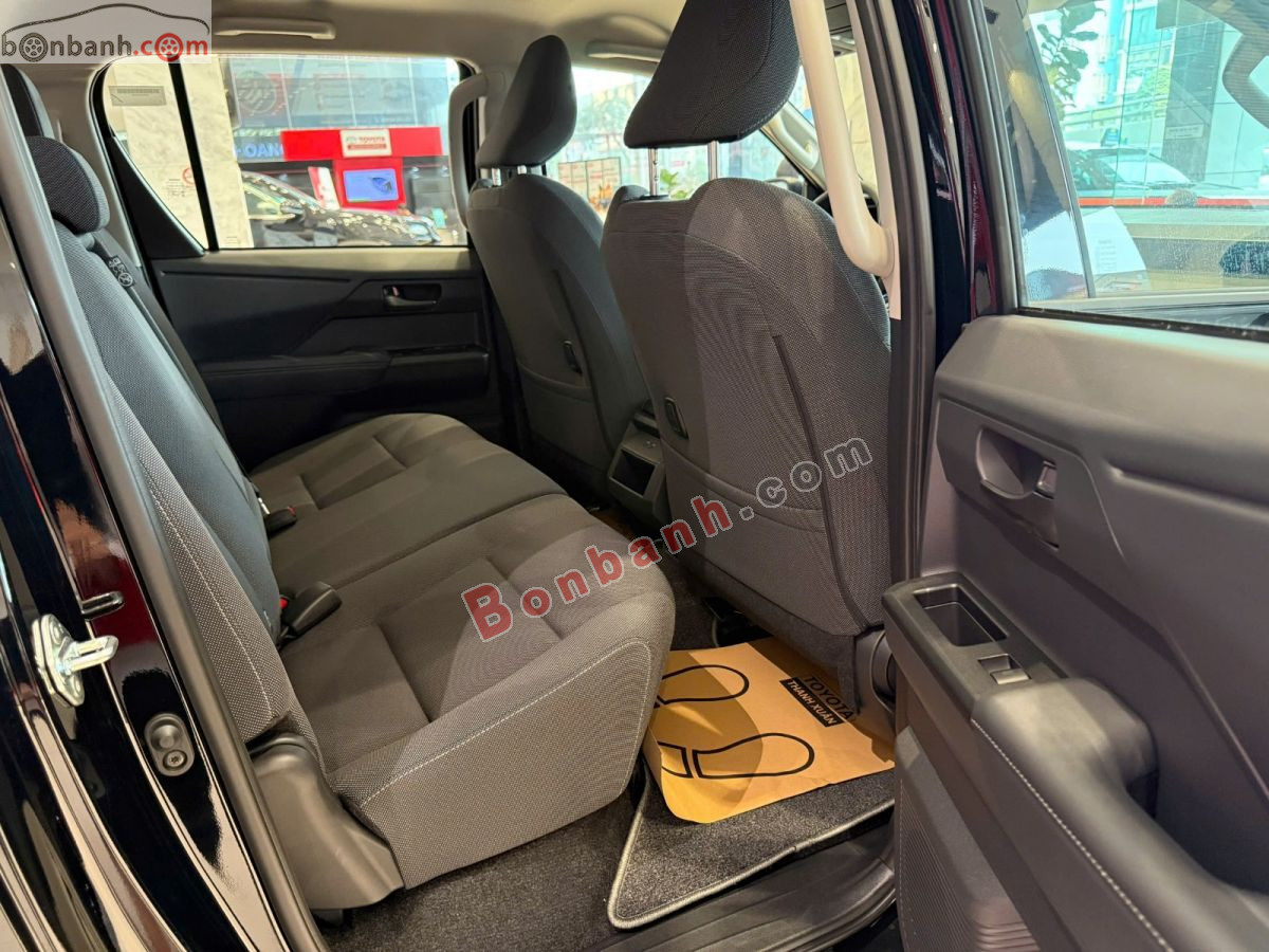 Toyota Hilux Pro 2.8L 4x2 AT 2026 - 676 Triệu 6