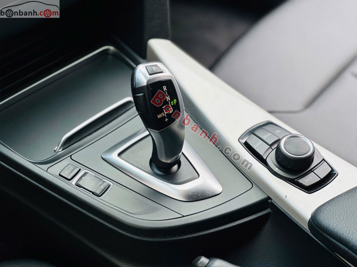 BMW 3 Series 320i 2017 - 529 Triệu 9