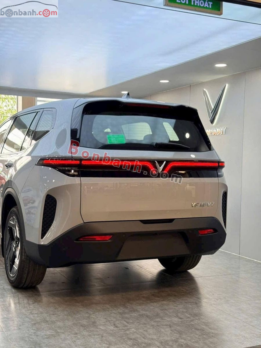 VinFast VF MPV 7 AT 2026 - 689 Triệu 5