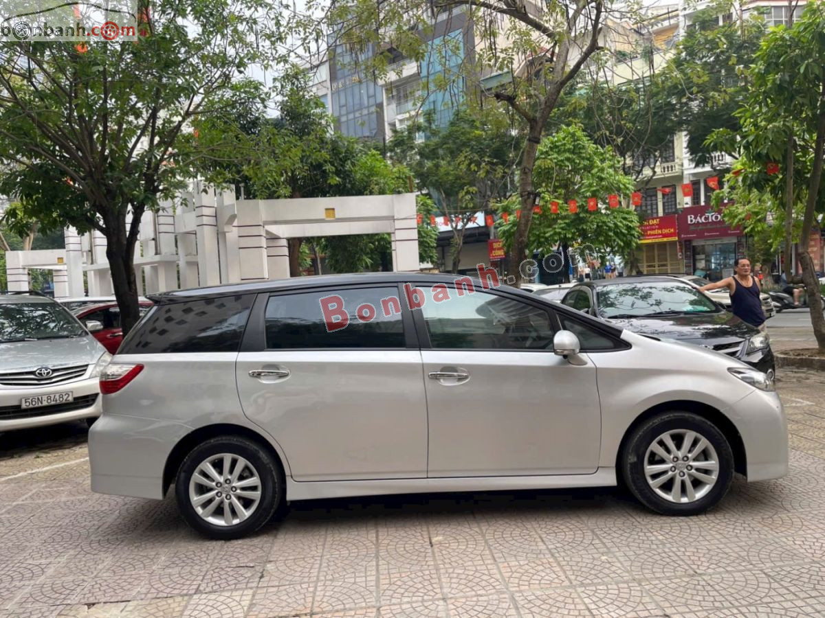 Toyota Wish 2.0 AT 2011 - 318 Triệu 2