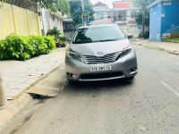 Bán xe Toyota Sienna Limited 3.5 2010 giá 980 Triệu - TP HCM