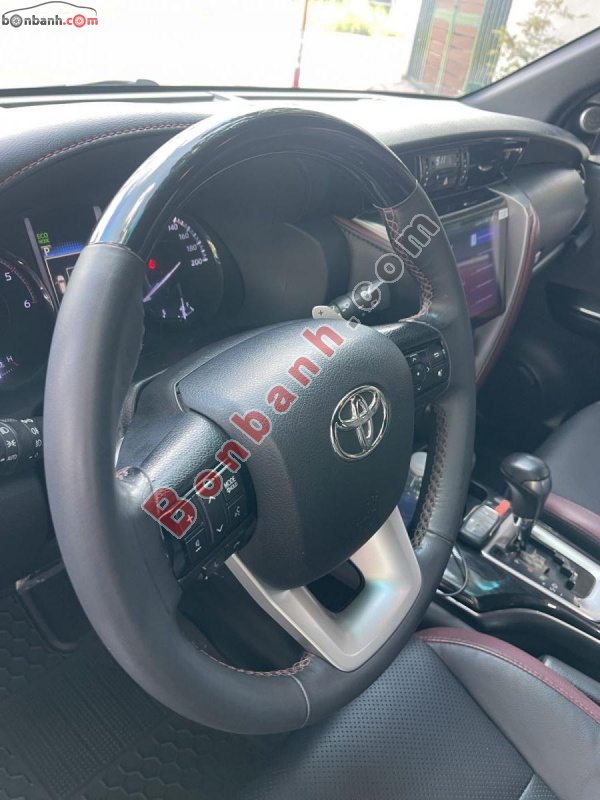 Toyota Fortuner Legender 2.4L 4x2 AT 2022 - 820 Triệu 5