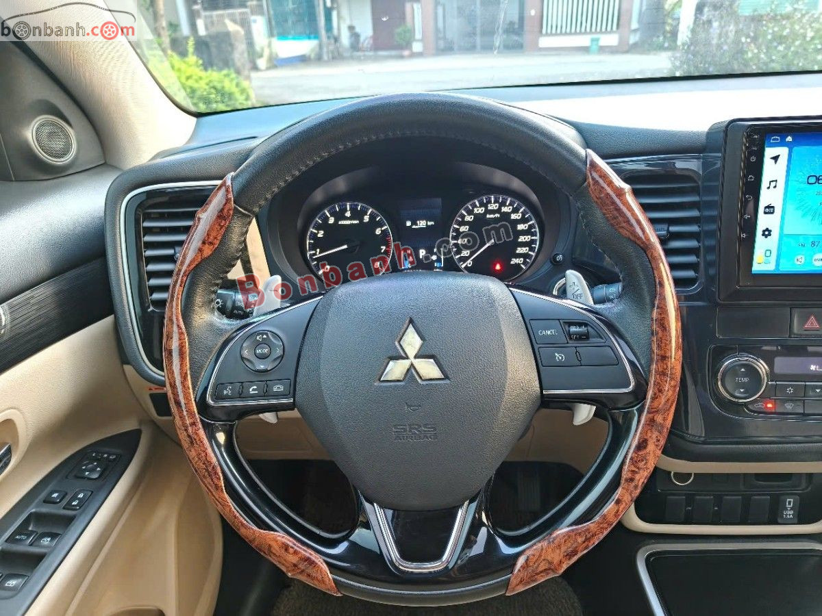 Mitsubishi Outlander 2.0 CVT Premium 2019 - 568 Triệu 8