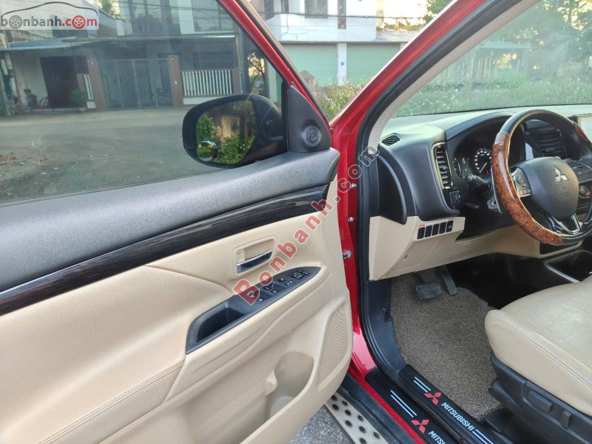 Mitsubishi Outlander 2.0 CVT Premium 2019 - 568 Triệu 6