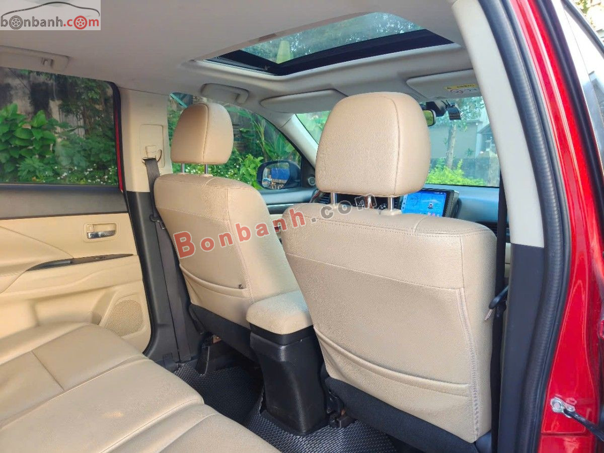 Mitsubishi Outlander 2.0 CVT Premium 2019 - 568 Triệu 9