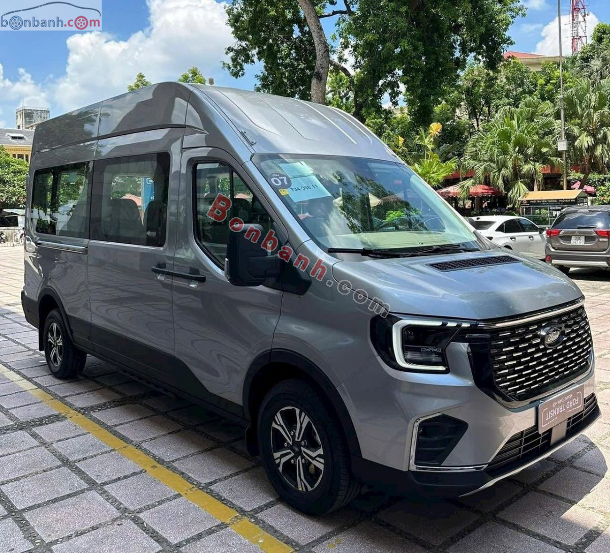 Ford Transit Premium 2026 - 879 Triệu