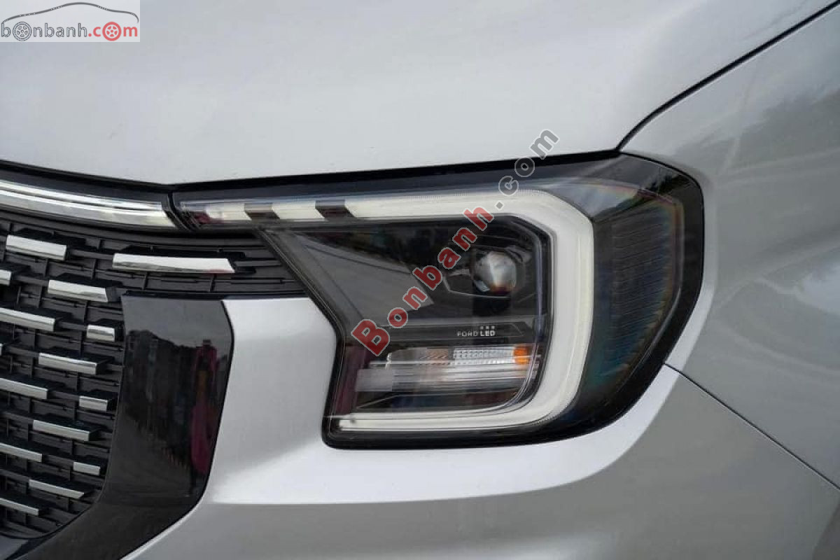 Ford Transit Premium 2026 - 879 Triệu 4