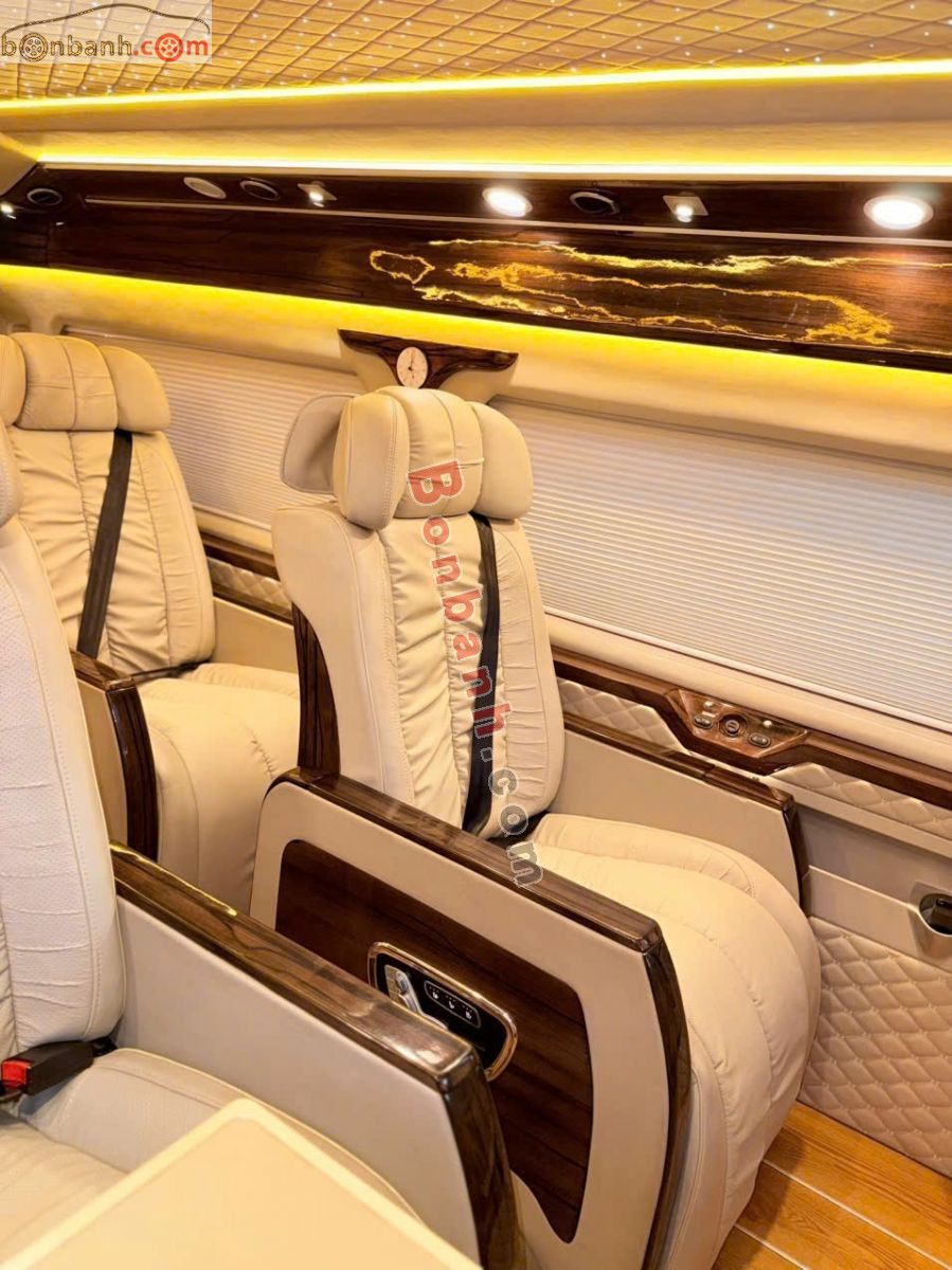 Ford Transit Limousine 2022 - 720 Triệu 10